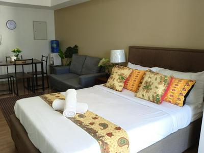 Cozy & Stylish Stay - Abreeza Mall - Pool - WiFi - T2-2312