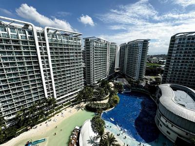 Azure Paranaque near NAIA Airport Free Highspeed Wifi and Netflix