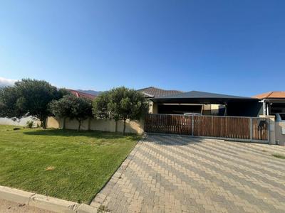 16 St Andrews Drive, Fairview Golf Estate, Gordon's Bay