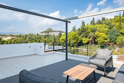 Ideal Maisonette next to Kallimarmaro Stadium