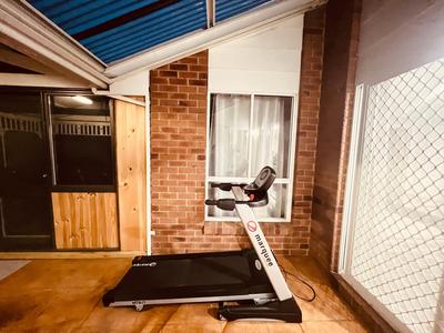 Spacious 6 Bedroom Holiday Home 15 Min Away From Melbourne Airport