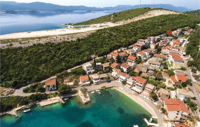 Four-Bedroom Apartment In Klek