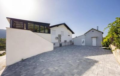 Luxury Villa Kristina with Heated Pool near Omis for 12 Guests