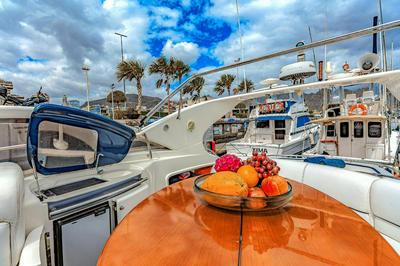 Luxury Yacht Santa Cruz de Tenerife