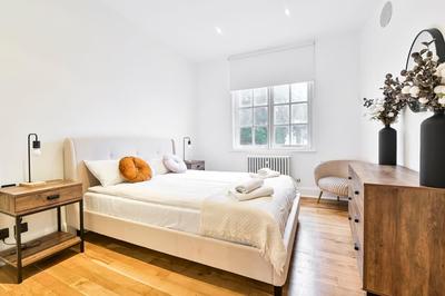 Wonderful Fitzrovia 3 Bed Apartment