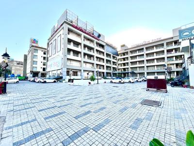 Hotel Lycoris Zirakpur Chandigarh !! Large Parking Space ! Luxury Rooms ! Ambala Chandigarh Highway