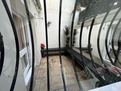 Stylish Entire Apartment in Camden, Central London