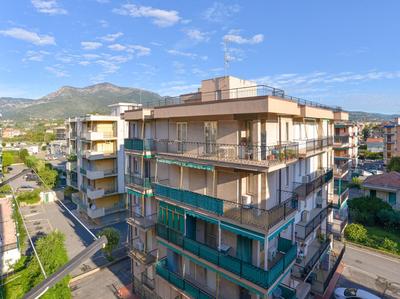 Papaveri sul Mare by Holiday World