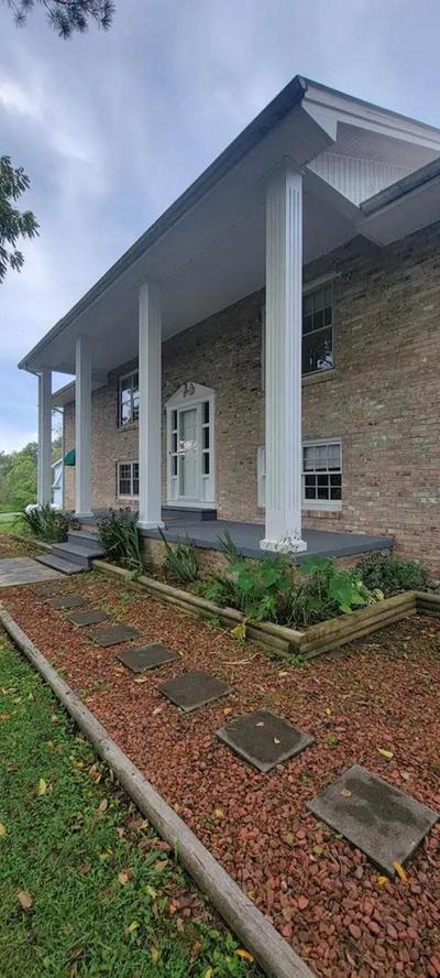 Charming 4br3ba Home In Mobile Community
