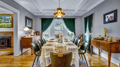 Center to all of Rochester's entertainment - 5 bedroom home