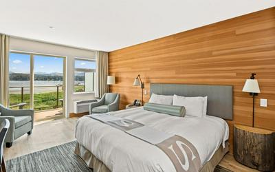 Sproat Lake Landing Resort