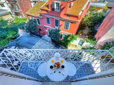 Vailato Swan White Suite