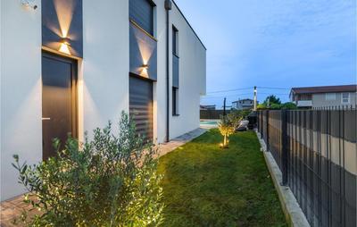 3 Bedroom Amazing Home In Valbandon