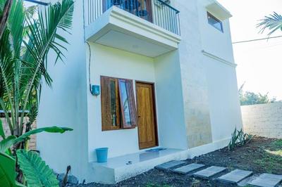 Roemah Rella- A Guest House