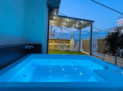 The Penthouse Private Jacuzzi & Lycabettus View