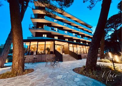 HOTEL NOIR - Free Brunch & Breakfast Until 13-00 - Vicinissimi a Mirabilandia