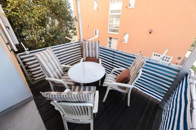 One bedroom apartment 50m from the sea