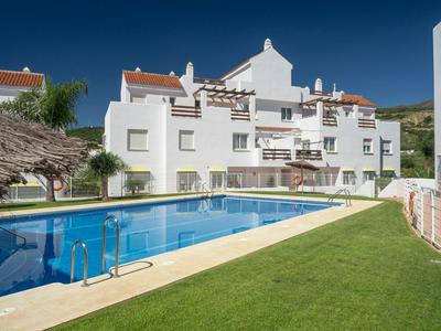 2060-Newly furnished 2 bedrooms apt with golf