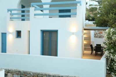 E & I Lefkes Studio Paros