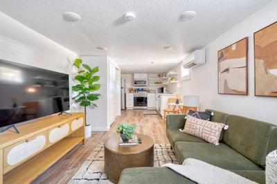 Stay Portland - Vibrant Portland Getaway, Chic Flat