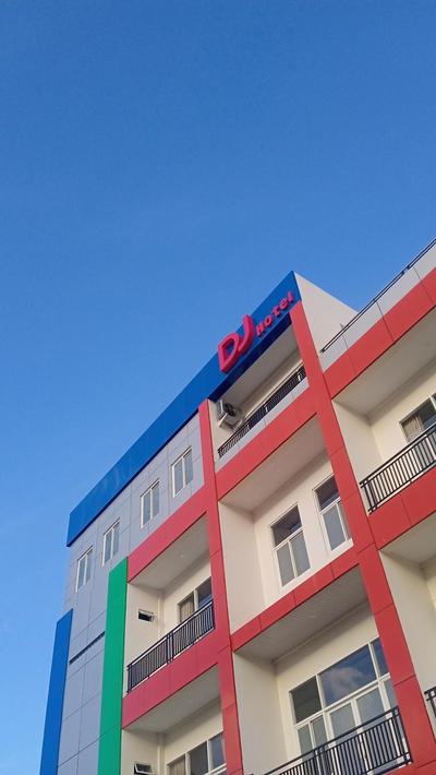 DJ Hotel