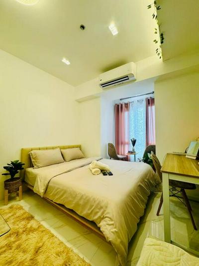 Bohemain Unit with WiFi and Pool at Victoria Tower