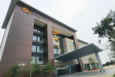 La Quinta Inn & Suites by Wyndham Austin South