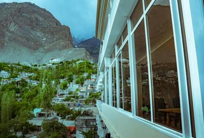 Hilltop Hotel, Hunza