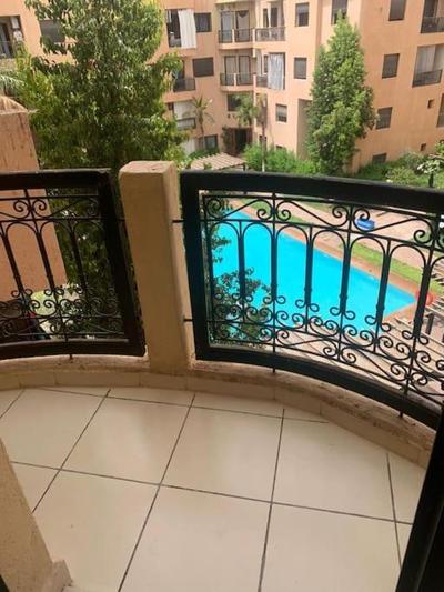 Confort et Style Studio Chic avec Piscine