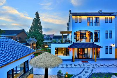 Shanghai Monegative Time Garden Hotel Disney Store