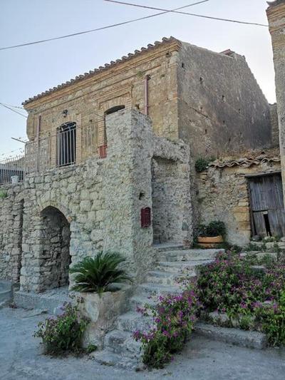 Casa Savoca nel borgo di condojanni