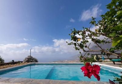 Inigualable Apartamento con preciosas Vista al Mar y Montana con pista tennis