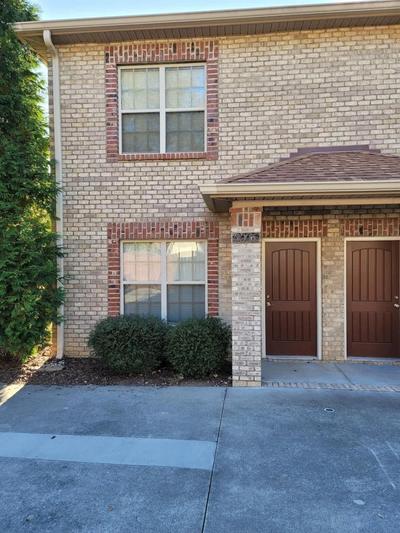 Cozy 2B Townhouse - King Bed