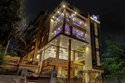 Super Townhouse OAK Hind Palace Near Gomti Riverfront Park