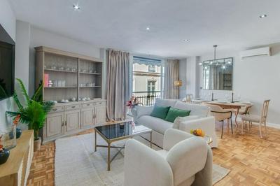 Cervantes Luxury Apartment