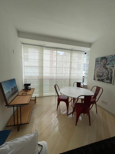 Apartamento 2 quartos charmoso a 300m da praia do Leblon, com garagem e portaria 24h