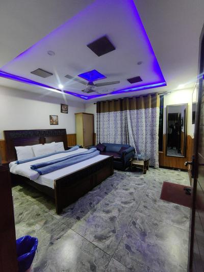 Al-Qamar Hotel Murree