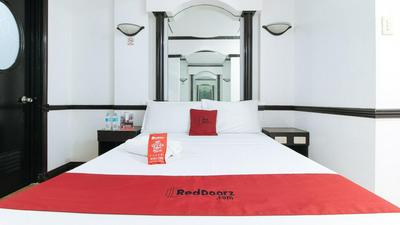 RedDoorz Plus at Villa Gloria Taguig