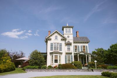 Jedediah Hawkins Inn