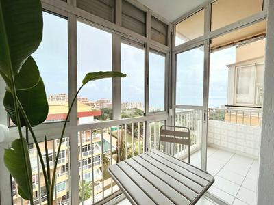 Apt con vistas al mar en benalmádena centro