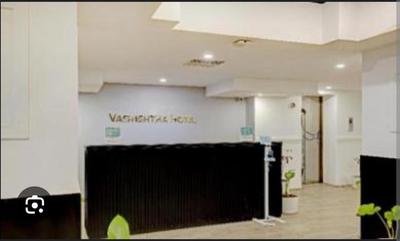 Blossom Rooms Hotel Vashishtha - Free Lunch or Dinner- free Breakfast