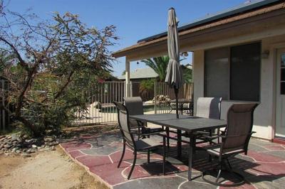 Cozy house near I-10 with pool heater, hot tub, BBQ