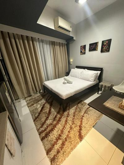 Cozy Room with Citiview at Greenbelt Makati