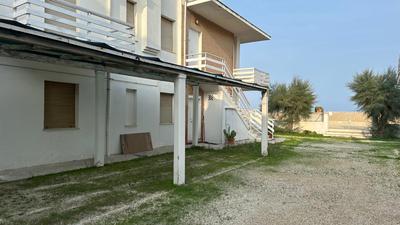 Marcelli, bilocale direttamente sulla spiaggia - M150
