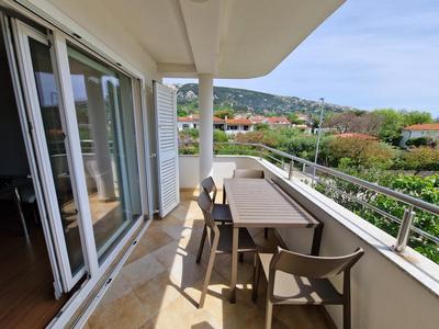 Modern Apartment Kompas