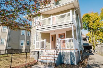 Large 3BR & 2BA Milton Apt w Free Parking, Balcony, TV, AC 141