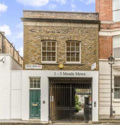 Stunning Modern 2-Floor House with 3 Ensuite Rooms