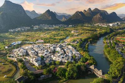 Guilin Village Creek Inn--Fee pick up service over three nights