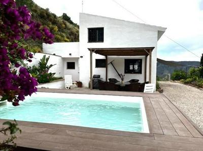 Casa Cactus with Private Pool & Villa in Montes de Málaga 40 min to City Malaga
