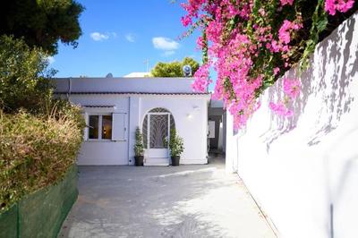 Seclusion, Privacy and 2 bedroom Luxury in Glyfada